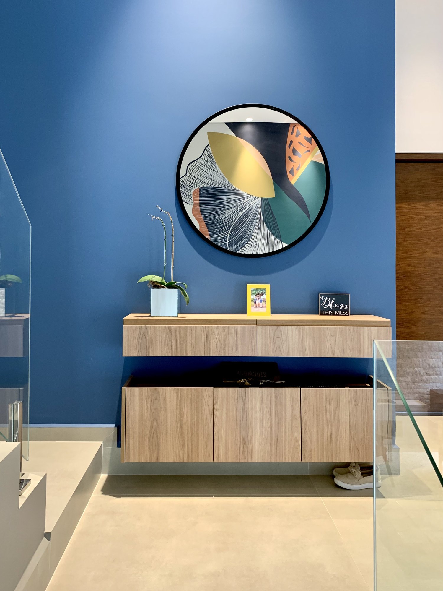 Composição artística em ambiente residencial